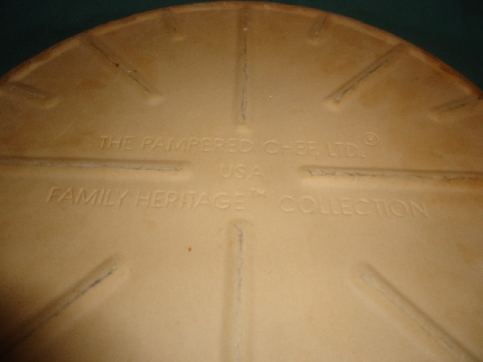Pampered Chef Large 15" Round Pizza Baking Stone Family Heritage Seasoned gallery
