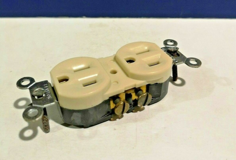 1-PK Leviton IVORY Duplex Receptacle Outlet 15A NEMA 5-15R 125V NEW 5320-I gallery