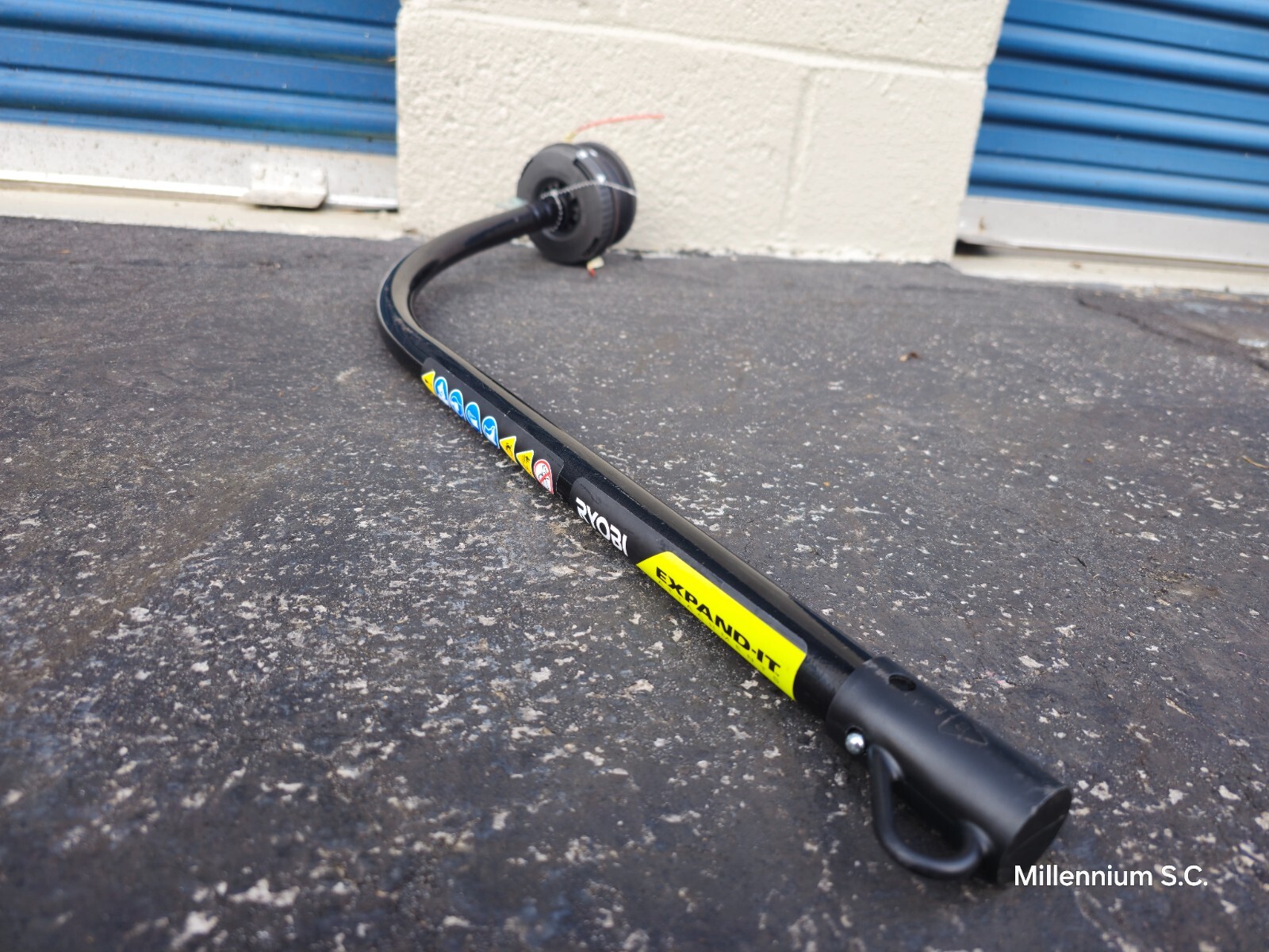 RYOBI Expand-It String Trimmer Curved Shaft w/ Bump Head & Cover - OPEN BOX gallery
