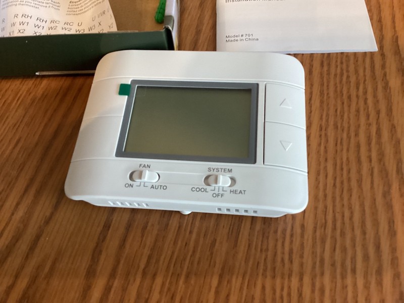 Mroinge No 701 Digital Non-Programmable Thermostat Heat/Cool/Off NEW gallery