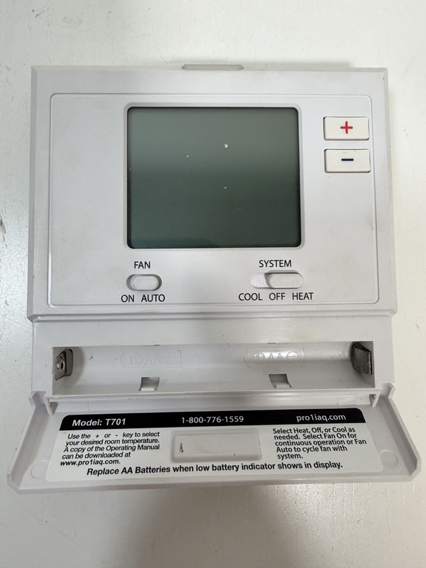 PRO1 T701 White Non-Programmable Battery Operated Thermostat USED gallery
