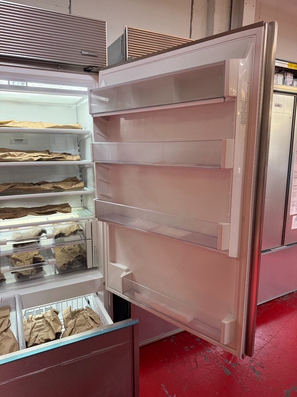 36” Subzero Refrigerator Freezer Panel Ready BI36UORH (Used 2018) gallery