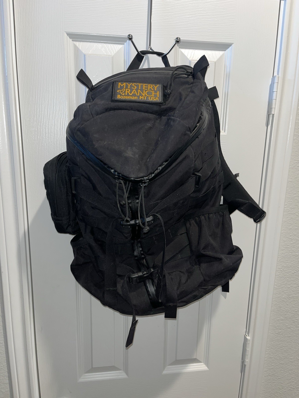 Mystery Ranch Hiking Backpack Black Nylon Padded Straps External Pockets 2