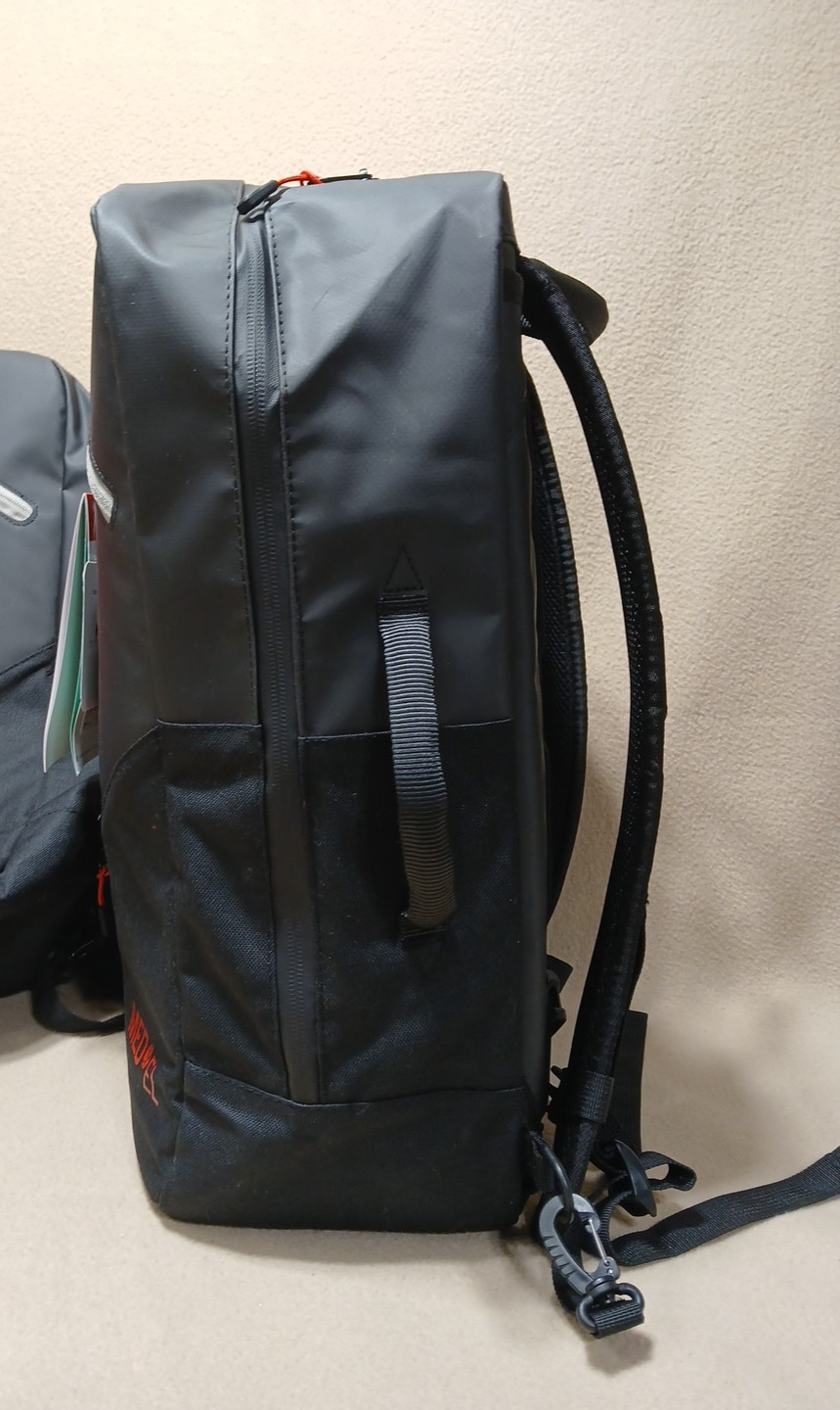 NWT Backpack Kohla Restless 18L Black Multimedia Retractable Straps Waterproof 2