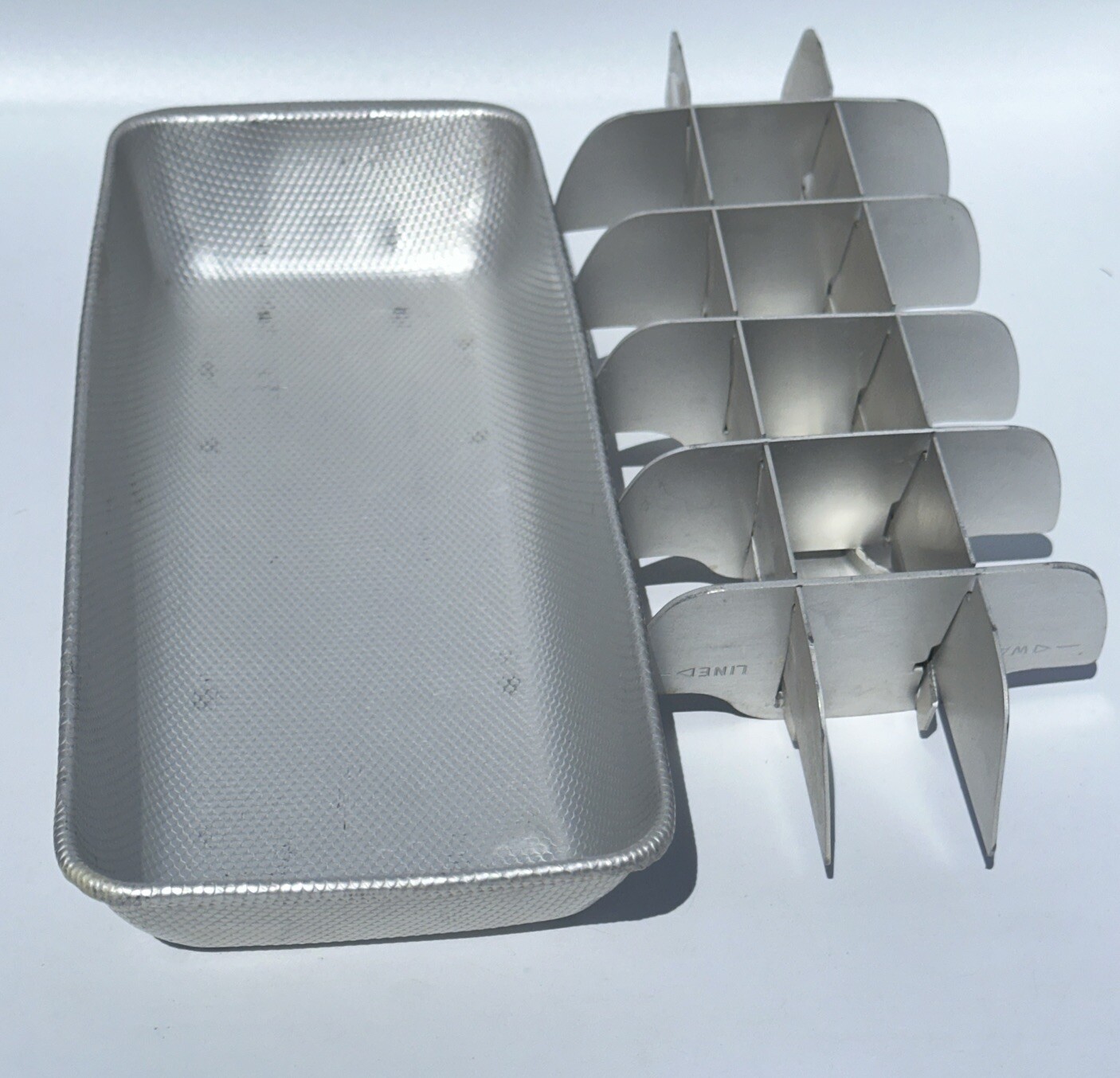 VINTAGE Magic Touch Ice CUBE TRAY 18 SLICE ALUMINUM SILVER TEXTURED TRAY (10) gallery
