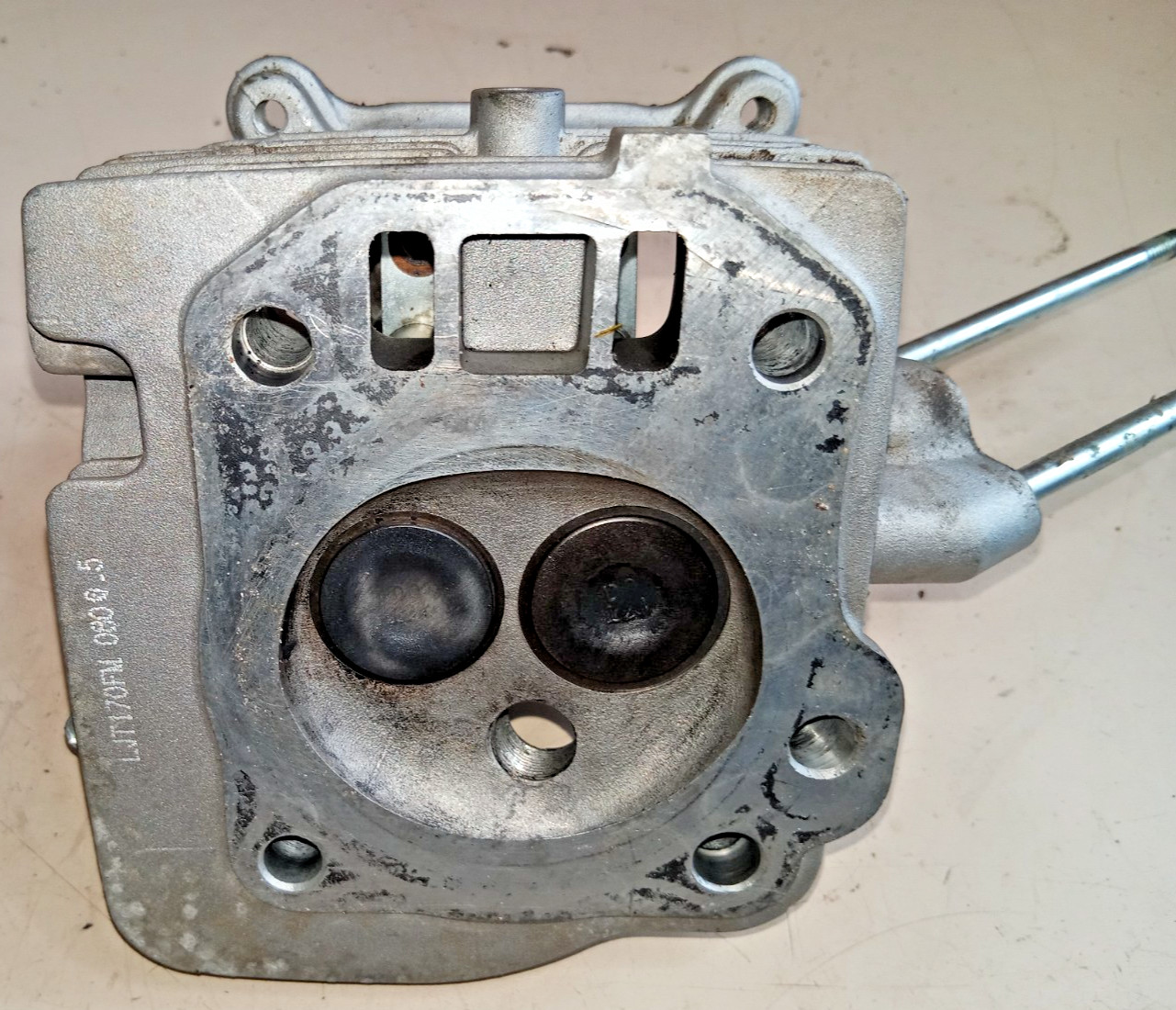 OEM CRAFTSMAN SNOW THROWER 31AM62EE799 CYLINDER HEAD ASSEMBLY #951-10722 gallery