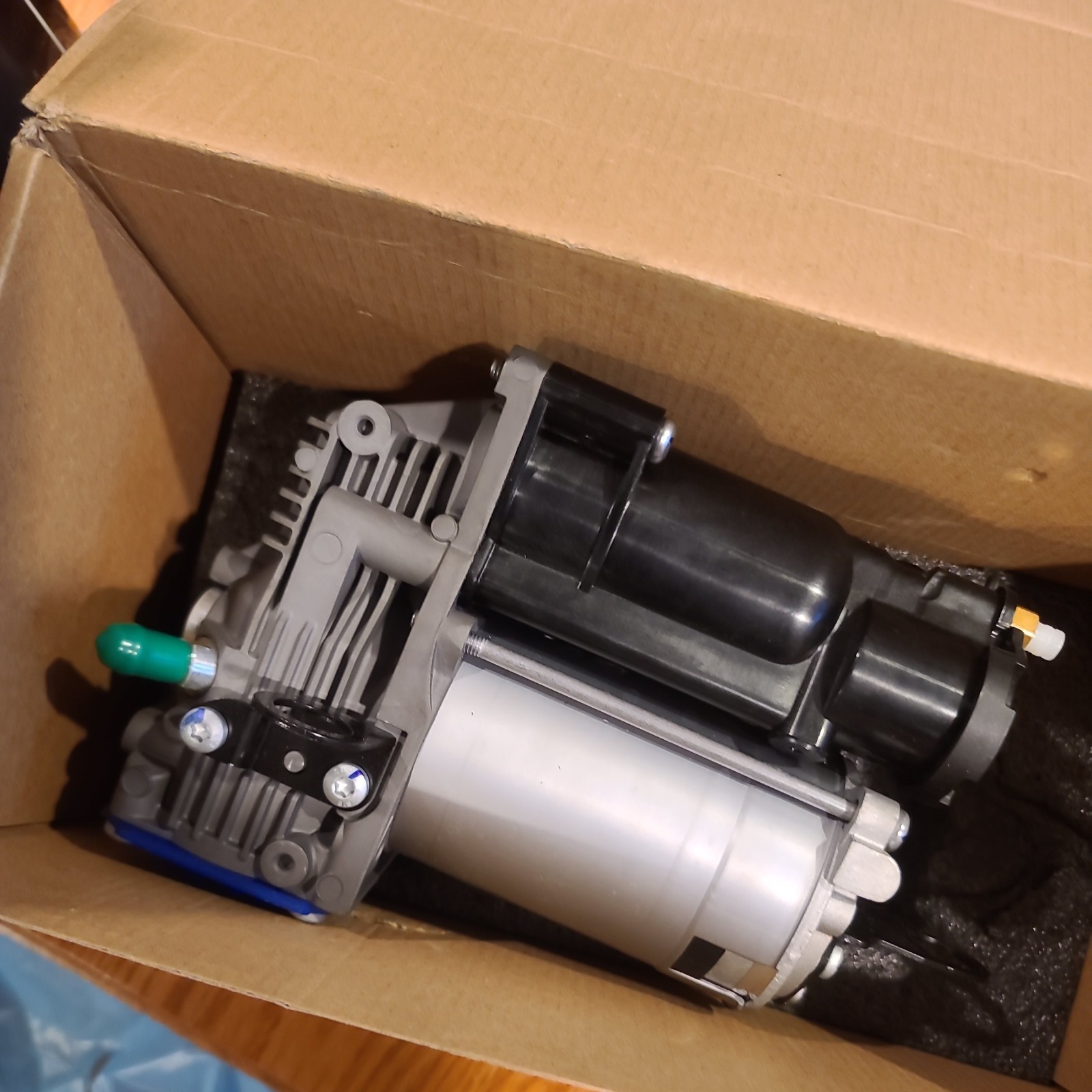 Fexon Air Suspension Compressor Pump for Mercedes-Benz C216 CL550 CL600 gallery
