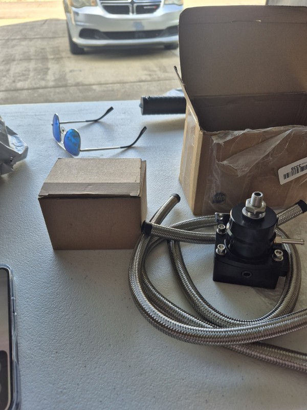 Adjustable Fuel Pressure Regulator Kit 3-70PSI With 6AN Return and 6AN black gallery