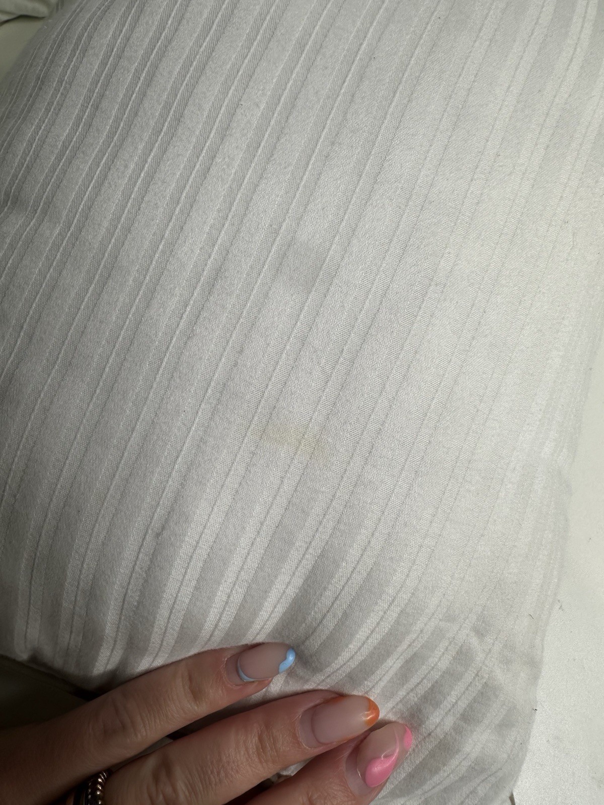 Indulgence by Isotonic Synthetic Down Pillow - Travel Size X 2 gallery