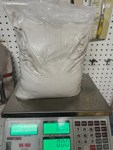 7.5 LB Dolomitic/Calcitic Extra Fine Pulverized Yard/Garden & Worm Beds Lime gallery