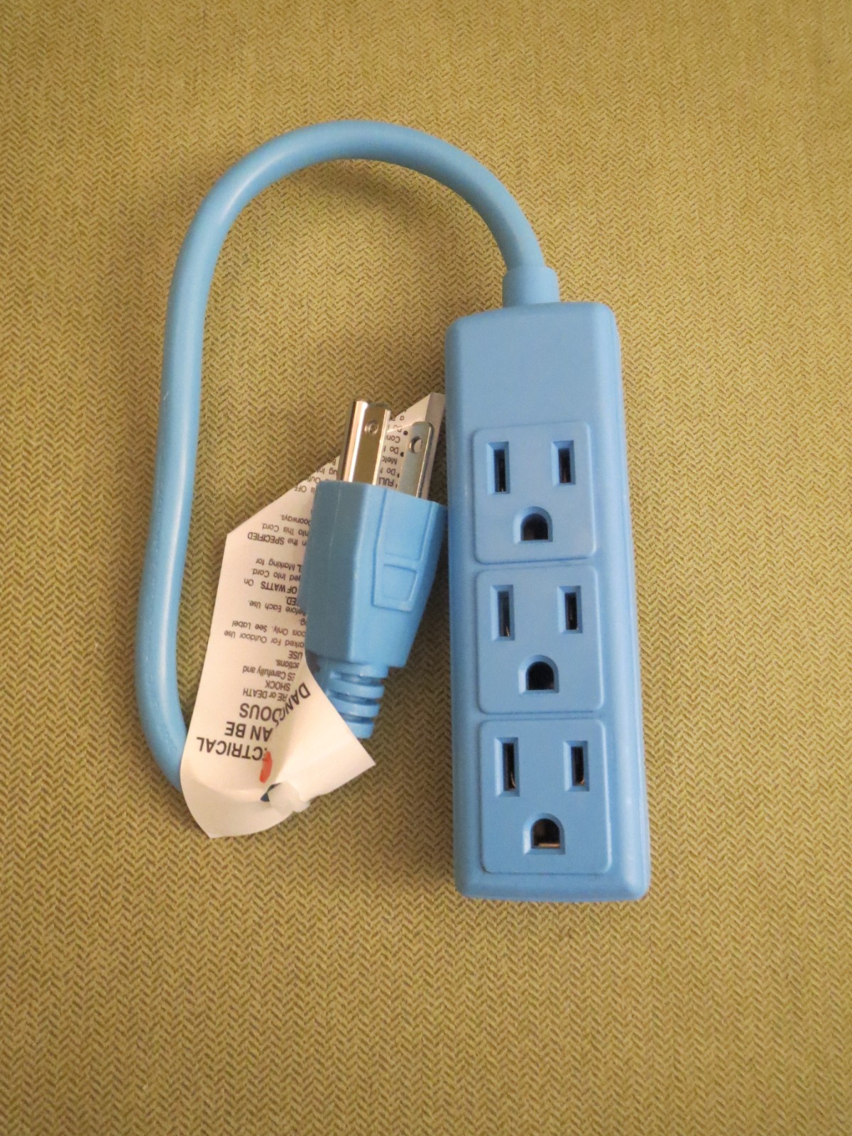 Intertek Light Blue, 3 Outlet Power Strip, 1 foot Cord, Indoor Use, NEW gallery