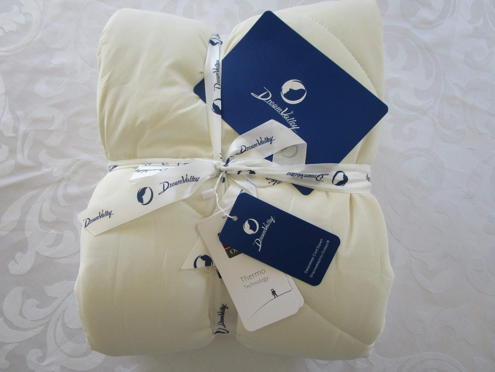 Dream Valley Outlast Cooling Comforter Blanket Twin/60”x80” CREAM, NEW "READ" gallery