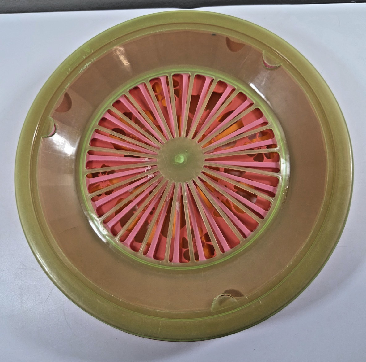 12 Reusable Plastic Paper Plate Holders Assorted Colors/Design Picnic Camping gallery