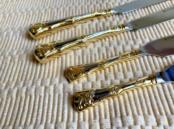 Royal Albert OLD COUNTRY ROSES Gold CHEESE Picks/Servers Set Stainless Flatware gallery