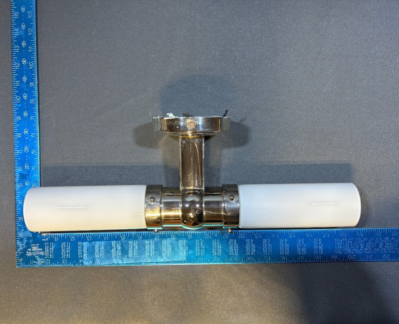Visual Comfort Thomas O’Brien, Graydon Double Bath Light - 19 inches Long gallery