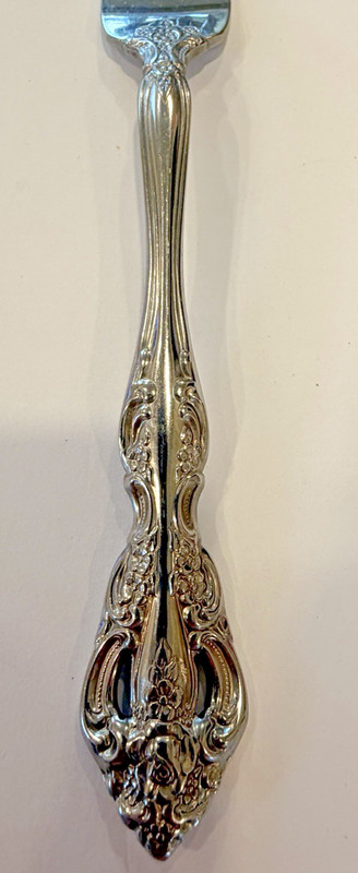 Oneida Community Stainless Brahms Replacement Dinner Fork 7 1/4" gallery
