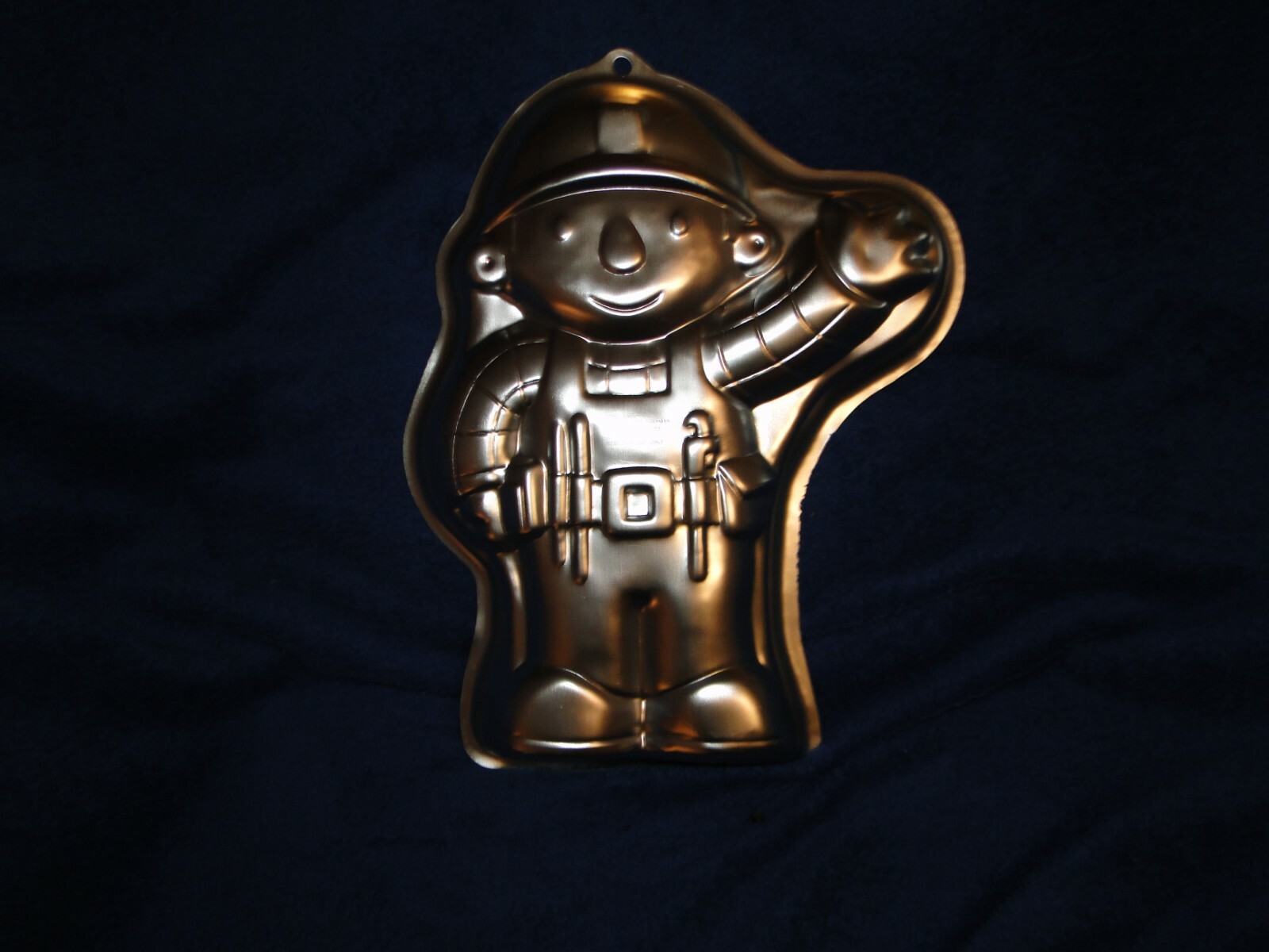 NEW WILTON VINTAGE BOB THE BUILDER CAKE PAN, STOCK NUMBER 2105-5025 gallery