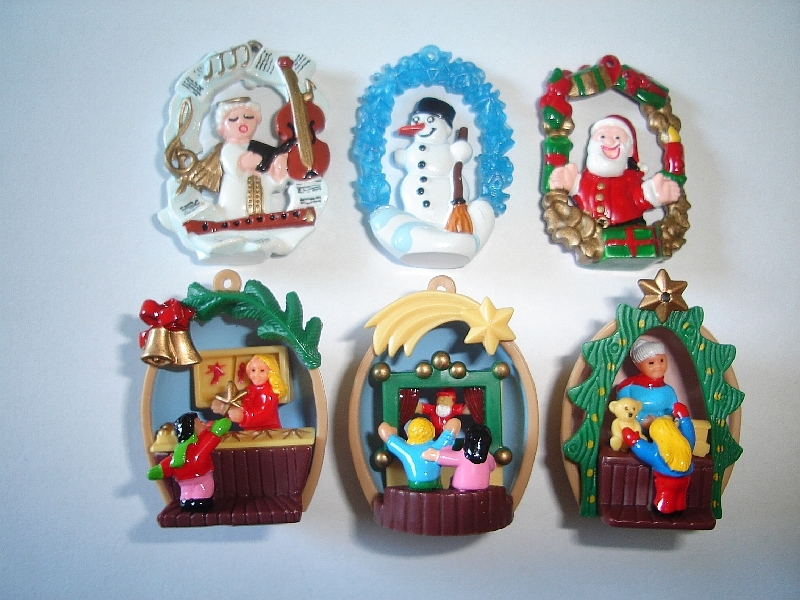 CHRISTMAS NUT SHELLS & PENDANTS 98 KINDER SURPRISE FIGURES TOYS XMAS DECORATION gallery