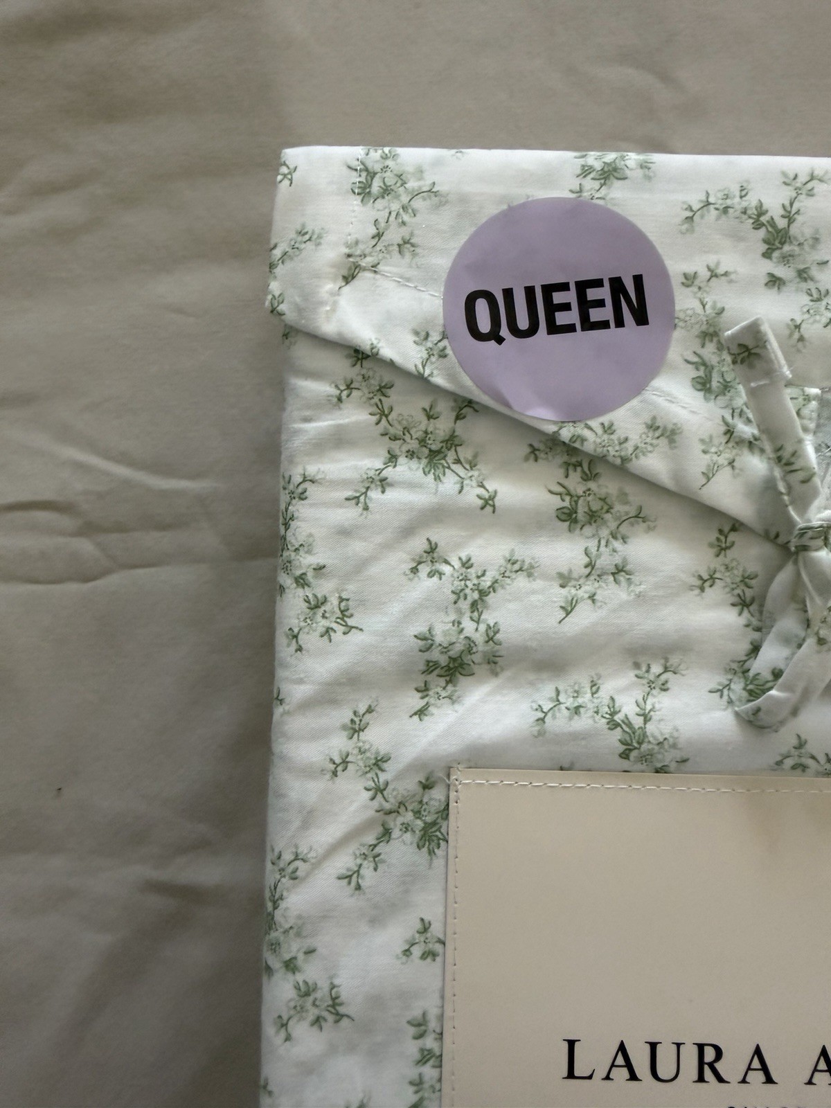 NEW 4pc Laura Ashley Queen Sheet Set Cottage Floral PRETTY TOSS Green & White gallery