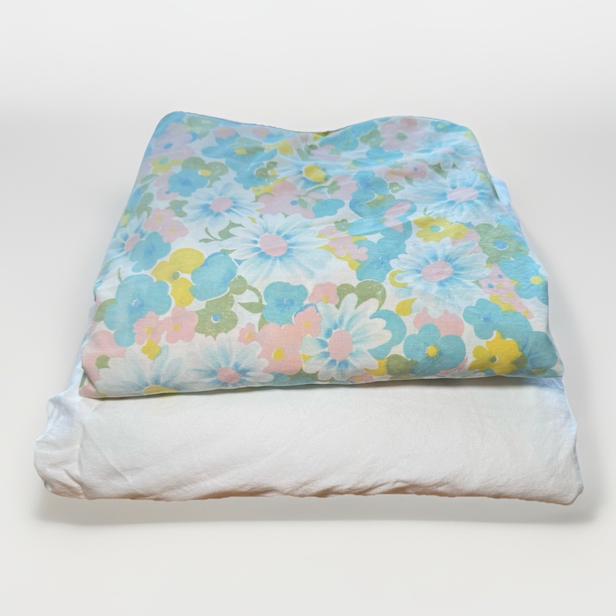 2 VTG Twin Fitted Sheets Ralph Lauren – White & Pacific Miracle Floral gallery