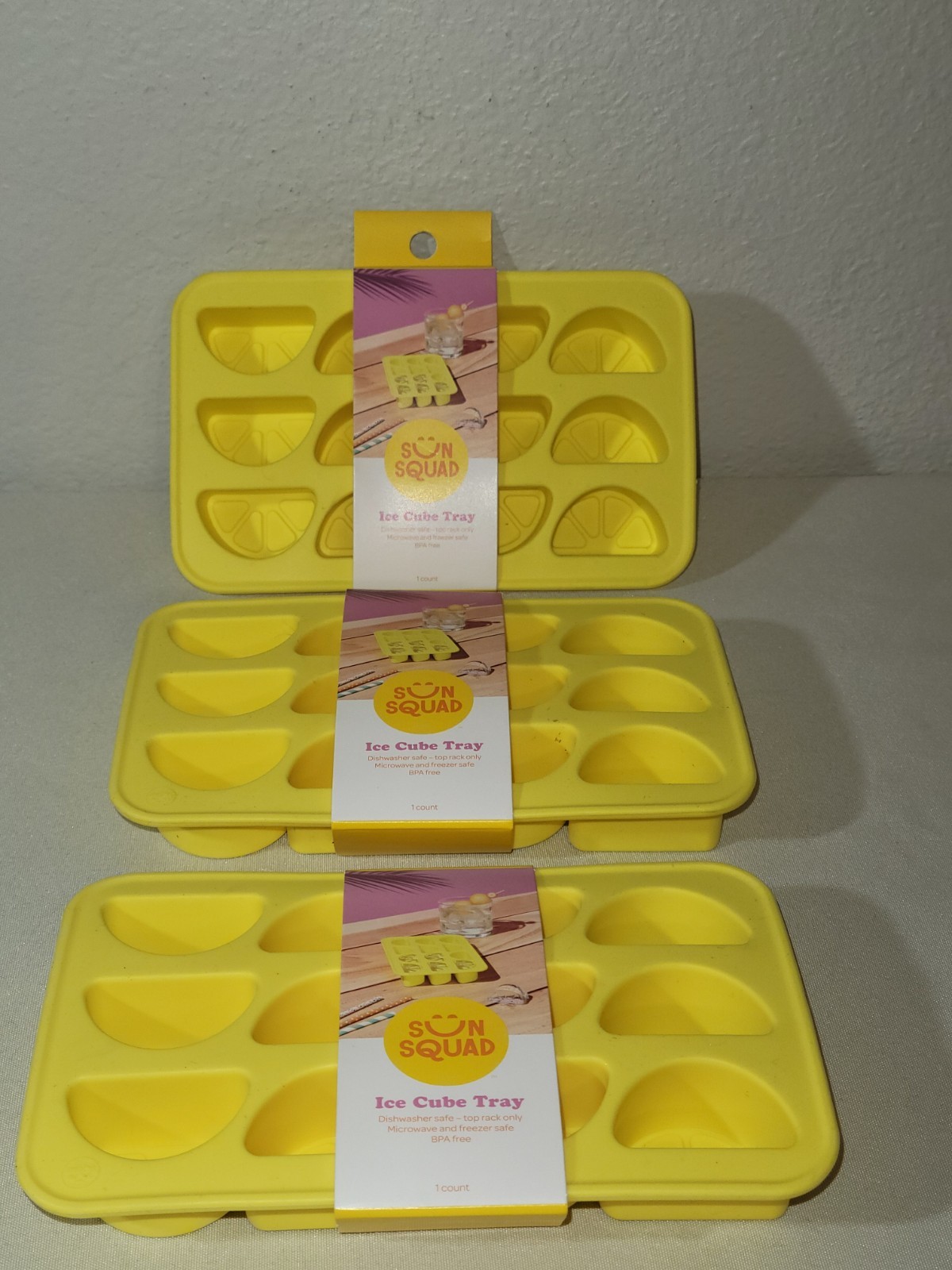 Sun Squad - 3 Yellow Packs Lemon Ice Cube Tray. New gallery
