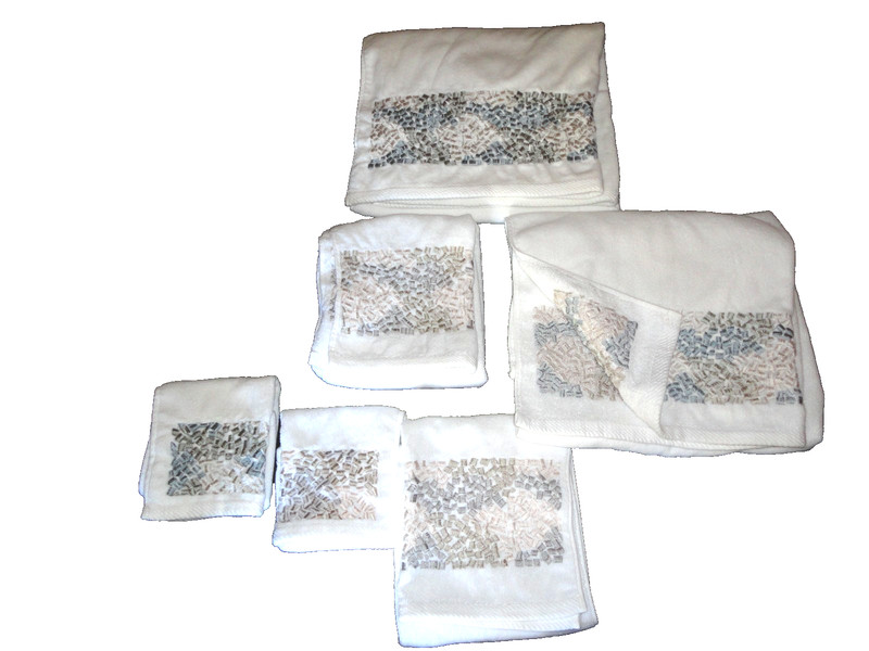 CROSCILL DECO BATH MOSAIC LEAVES TEAL GREEN BLUE (1) SHOWER CURTAIN & TOWEL SET gallery