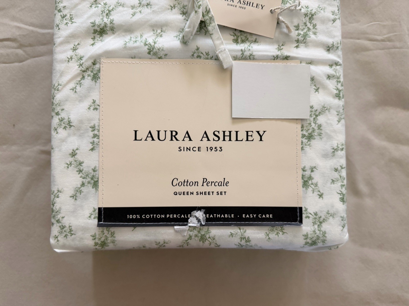 NEW 4pc Laura Ashley Queen Sheet Set Cottage Floral PRETTY TOSS Green & White gallery