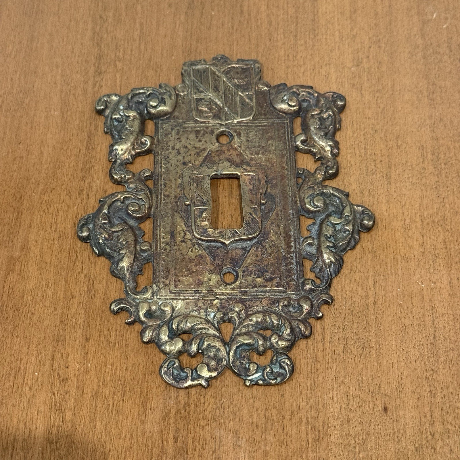 Vintage Virginia Metalcrafters Solid Brass Single Switch Plate Cover VM 24-17 gallery