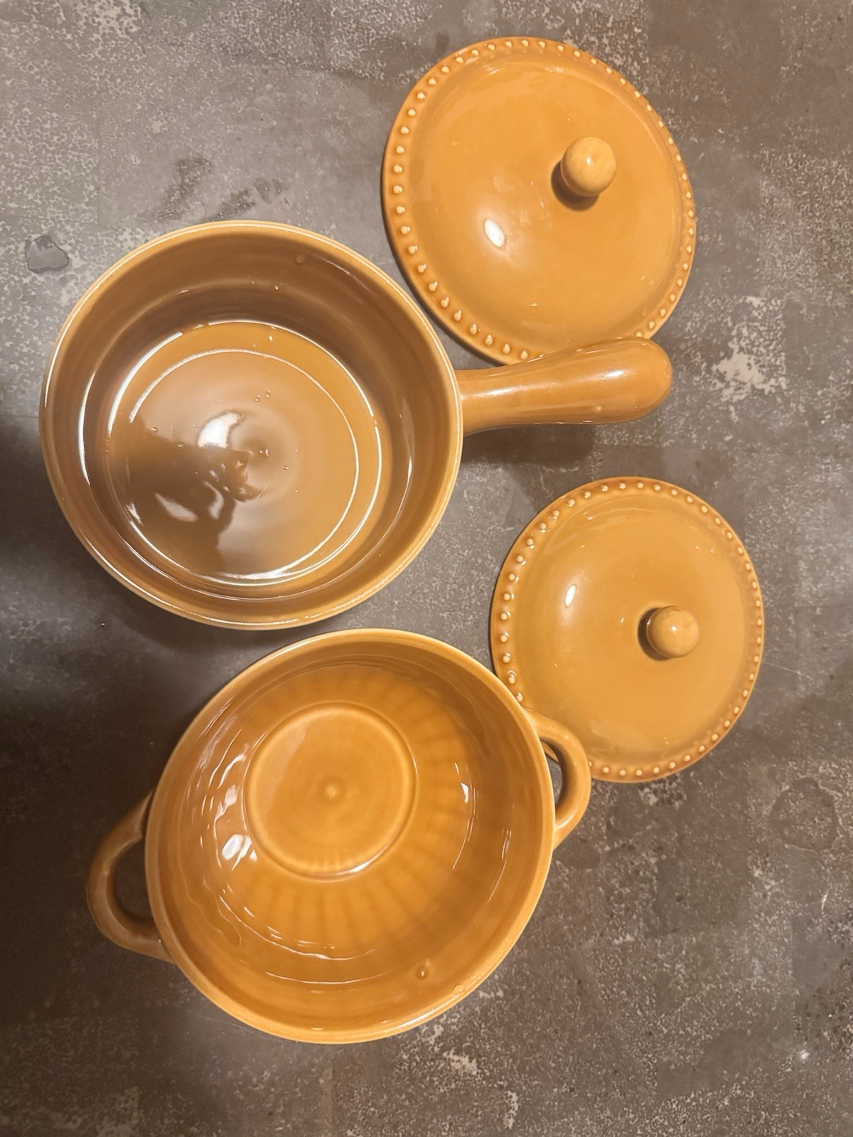 Savinio Bakeware.. Caramel Color, Excellent Condition gallery