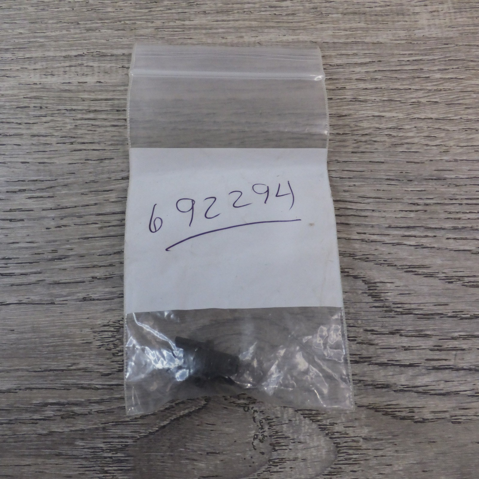 Briggs & Stratton 692294 Gas Tank Mount Bolt Small Engine Replacement Part NEW gallery