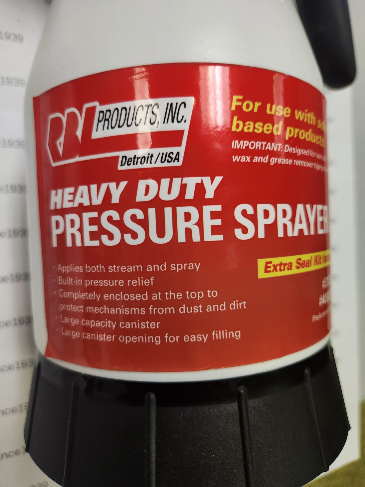 Heavy Duty Pressure Sprayer with Adjustable Nozzle, 1,5 L (51 oz.) 45 PSI max gallery