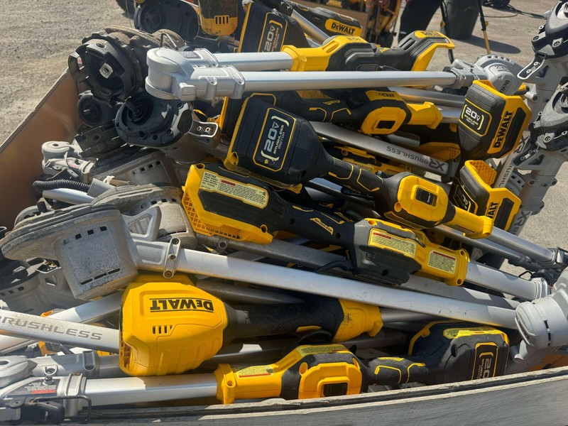 DeWALT 20V Cordless Brushless String Trimmer (Tool Only) Pallet Of NON WORKING gallery