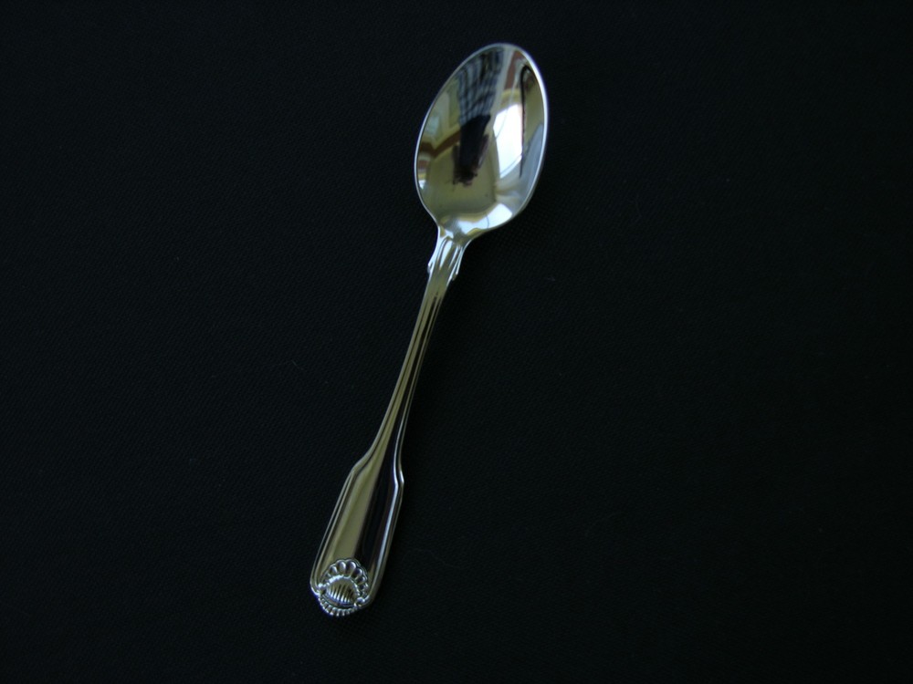 6 ONEIDA CLASSIC SHELL TEASPOONS 18/10 S/S FREE SHIP US ONLY