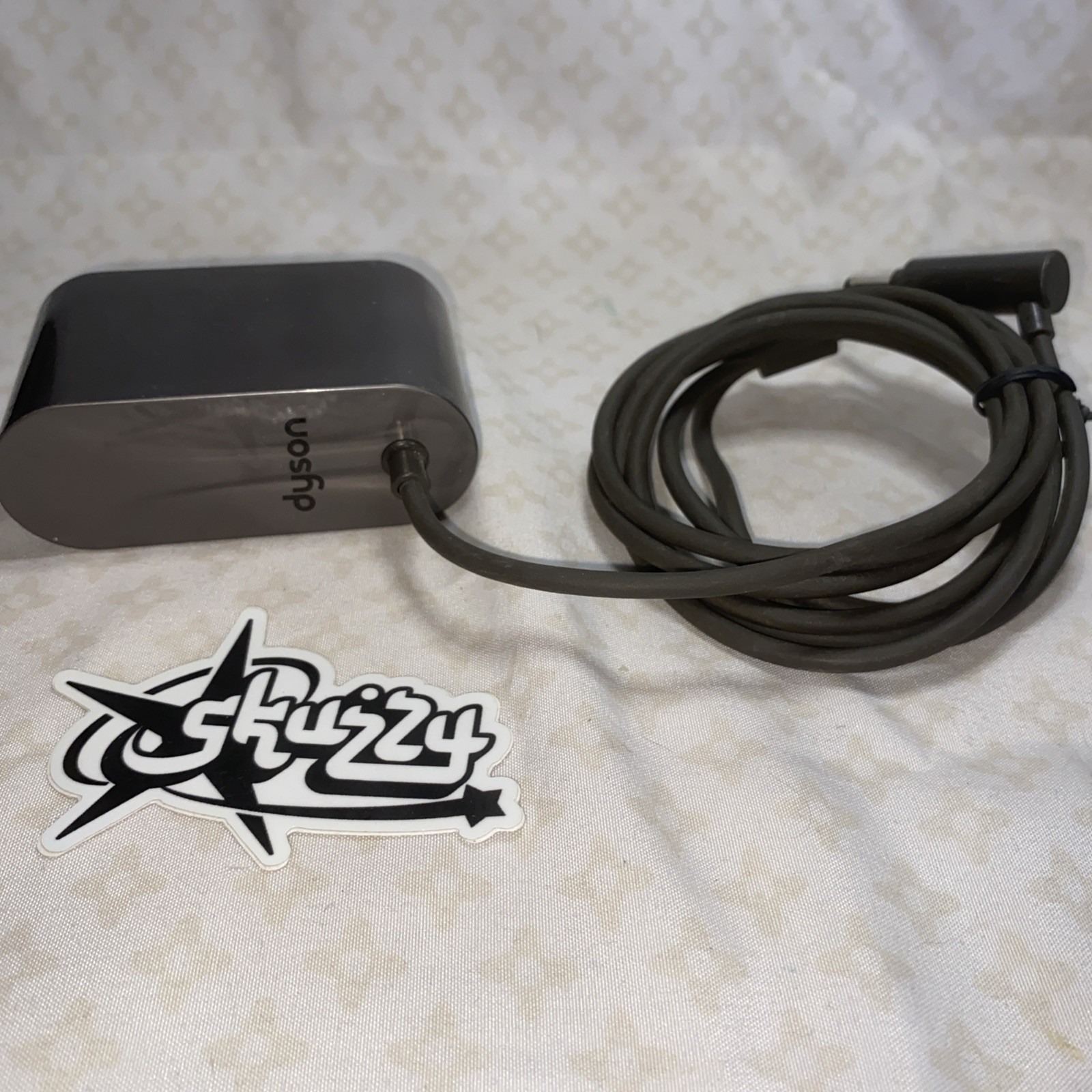 GENUINE Dyson Class 2Battery Charger Model 210826-03. gallery