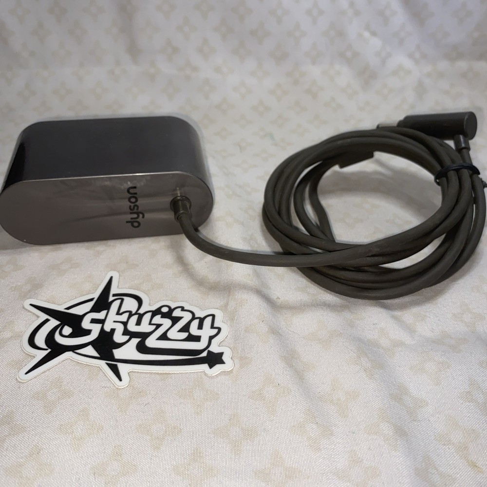 GENUINE Dyson Class 2Battery Charger Model 210826-03.