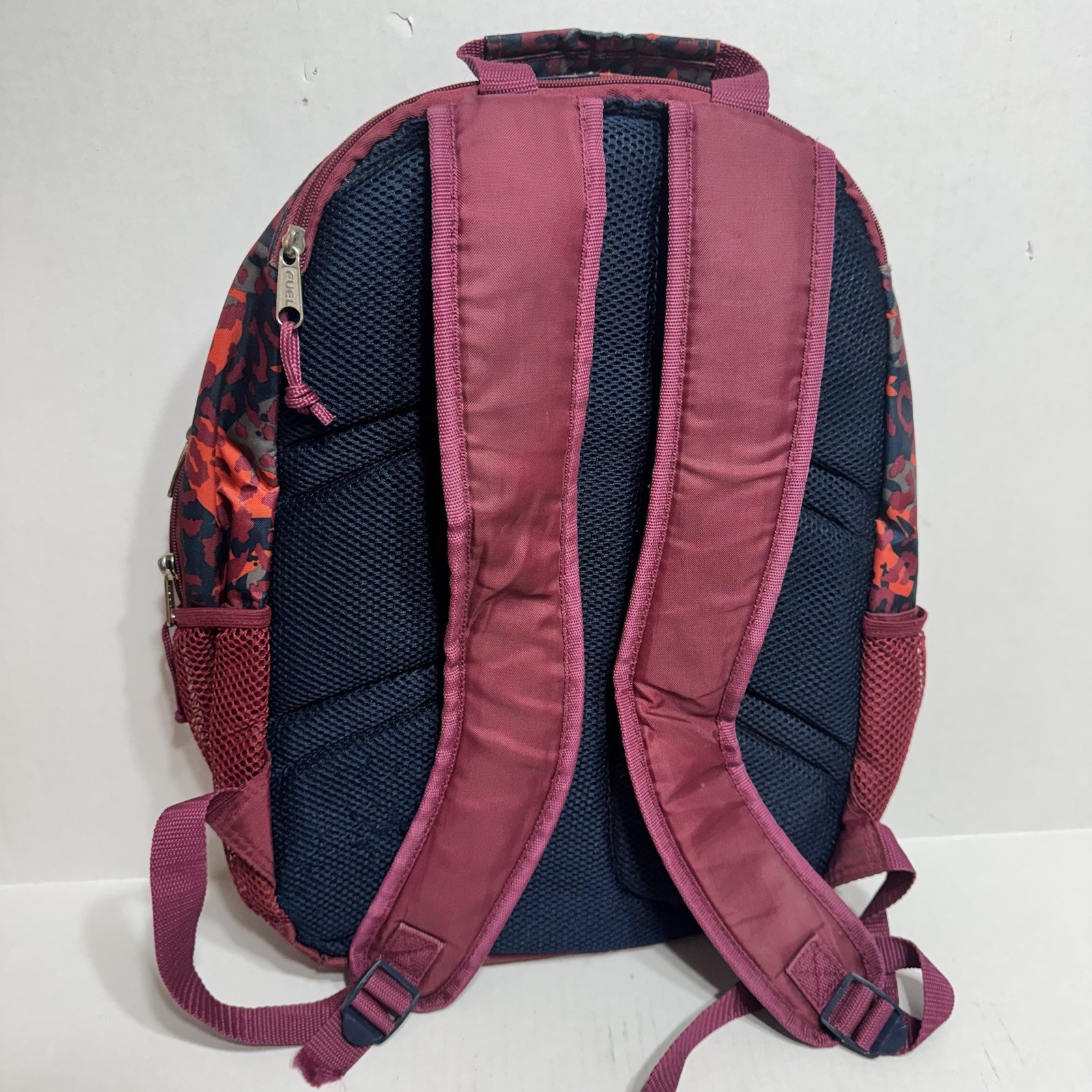 Fuel red camo backpack shoulder straps 3 zipper compartments 3