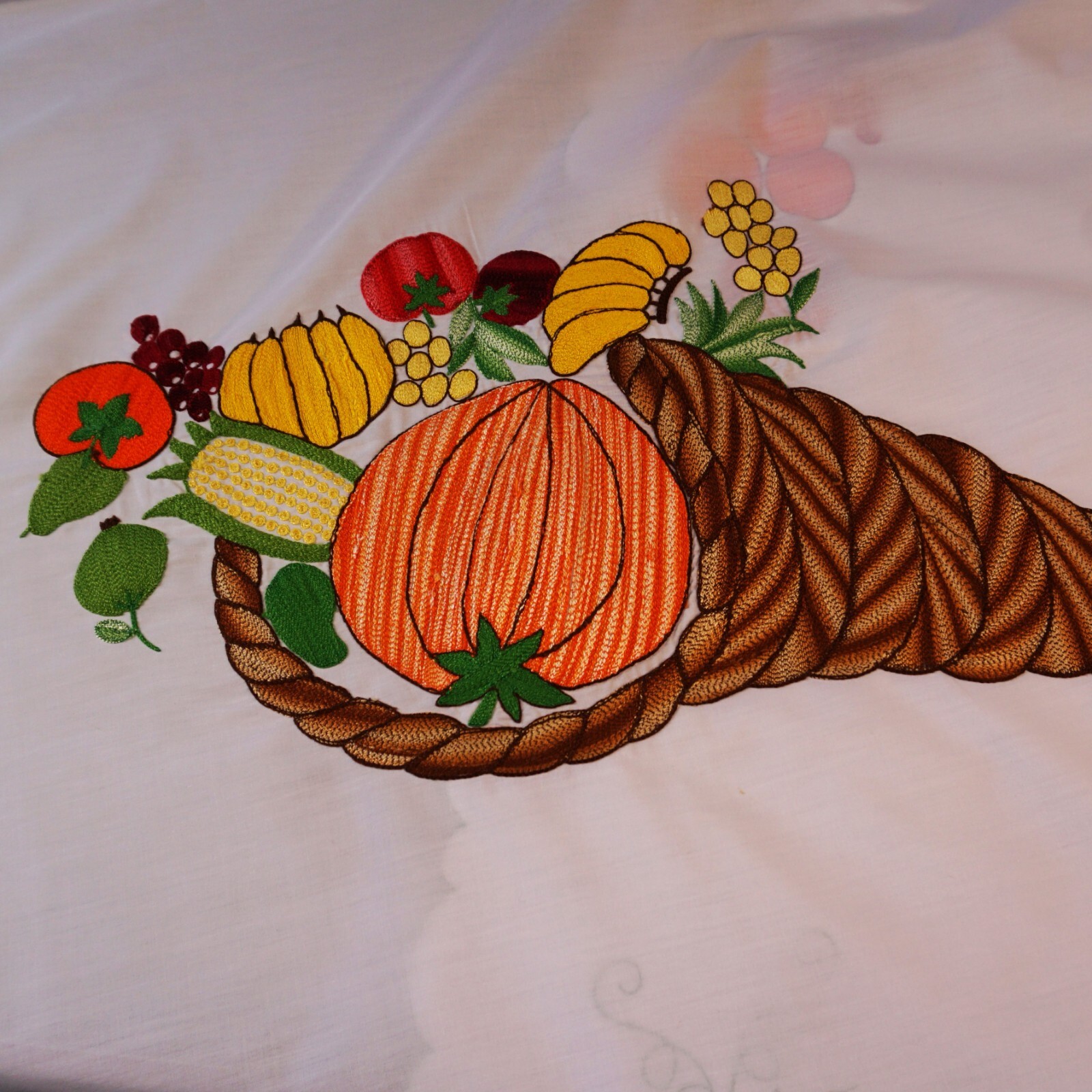 Tablecloth Embroidered Cornucopia Fruits Veggies 90 x 66 Scalloped Hem gallery