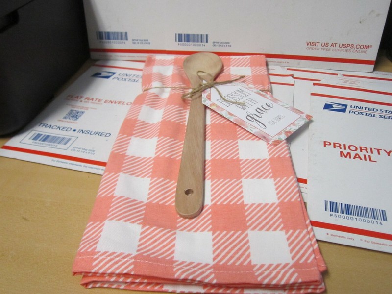 GiftCraft Multiple Style Tea Towel/Spoon Set, 3 Asst. New, S4 gallery