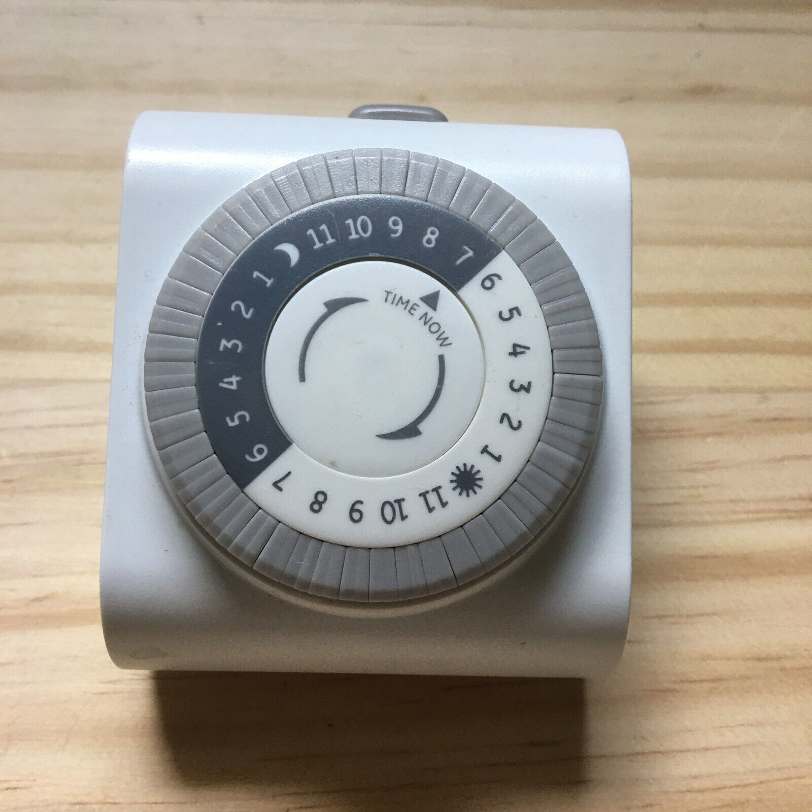 Big Button Timer 24 Hour Model 458205 For Indoor Use Only 125Vac 60 Hz 15A 1/2P gallery