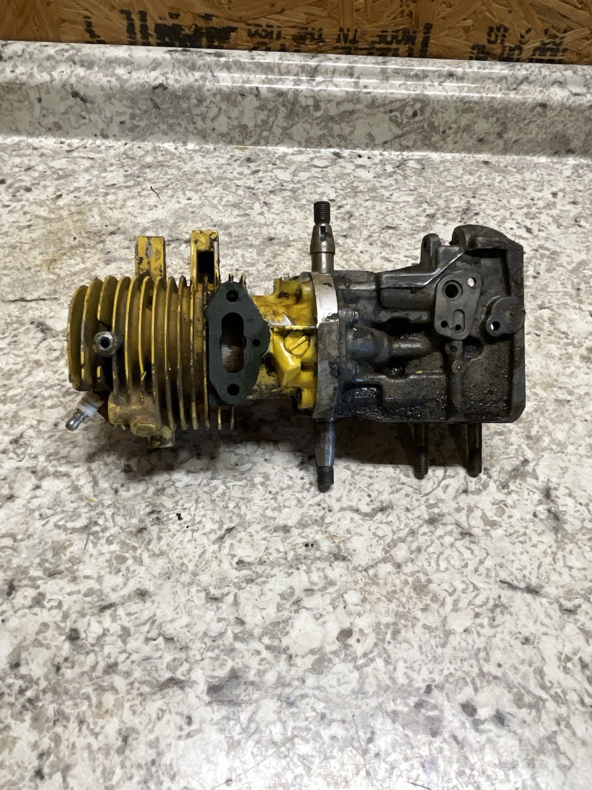 OEM Vintage McCulloch Chainsaw Engine, Untested, Unknown Model, Spins Freely gallery