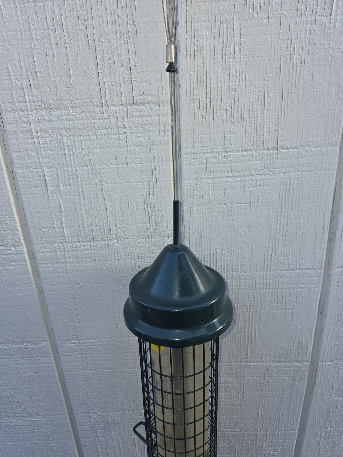 Squirrel Buster Classic Birdfeeder 2.4 Lb Capacity gallery