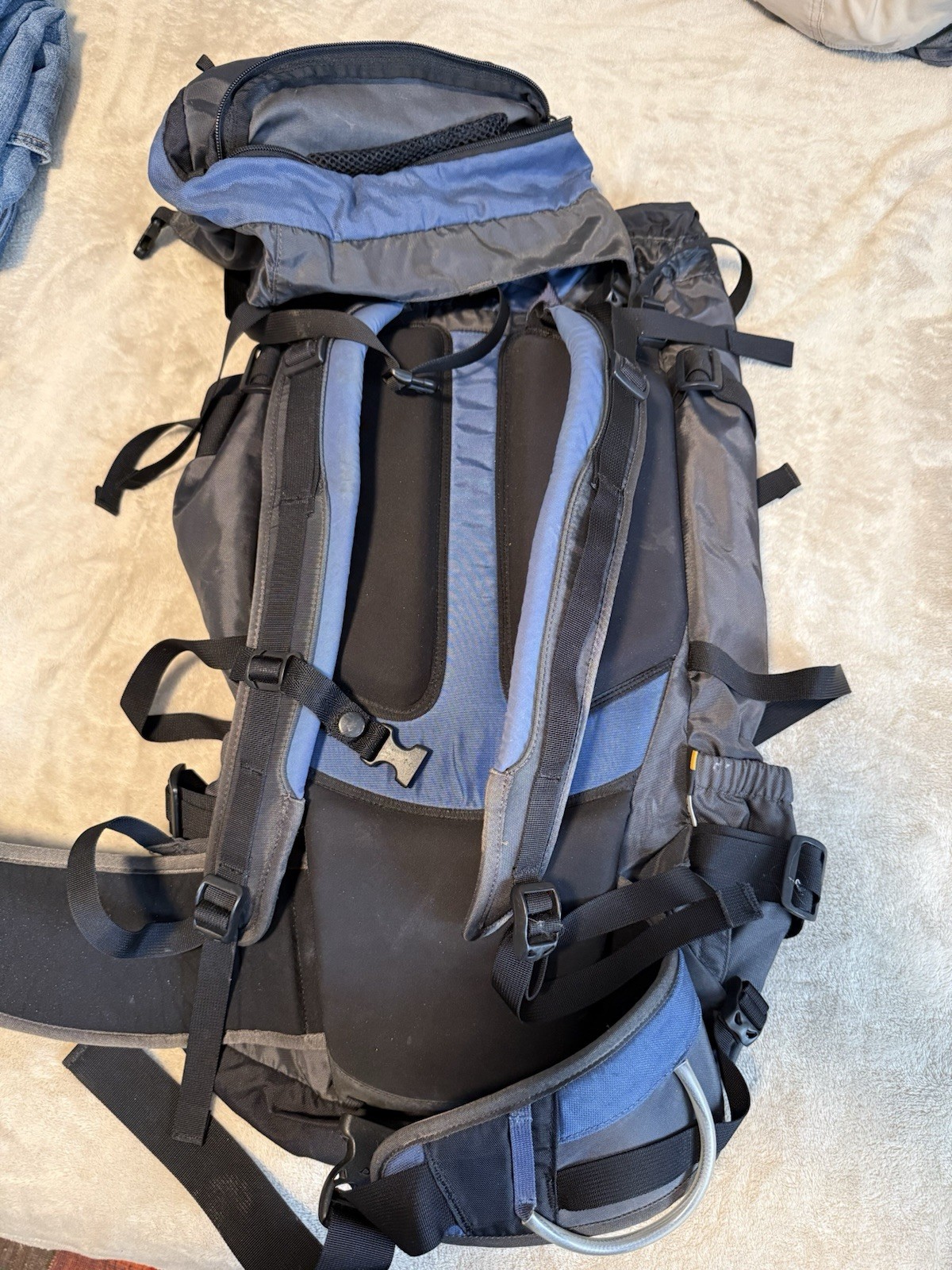Vintage 45L North Face Climbing Pack 3