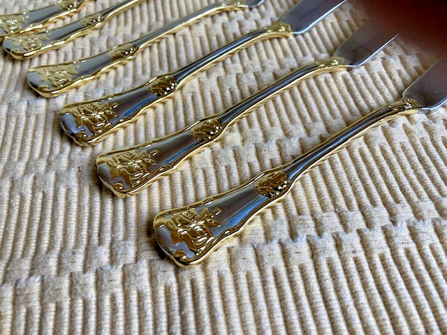 Royal Albert OLD COUNTRY ROSES Gold BUTTER SPREADERS Set of 8 Stainless Flatware gallery