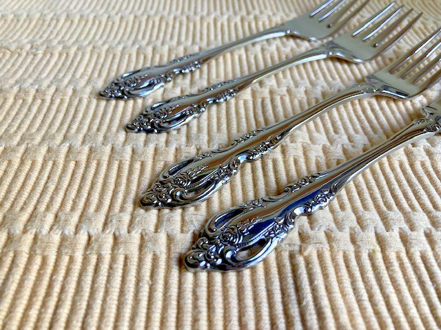 Oneida Community BRAHMS Set 4 Dinner / Salad Forks Stainless Flatware Silverware gallery