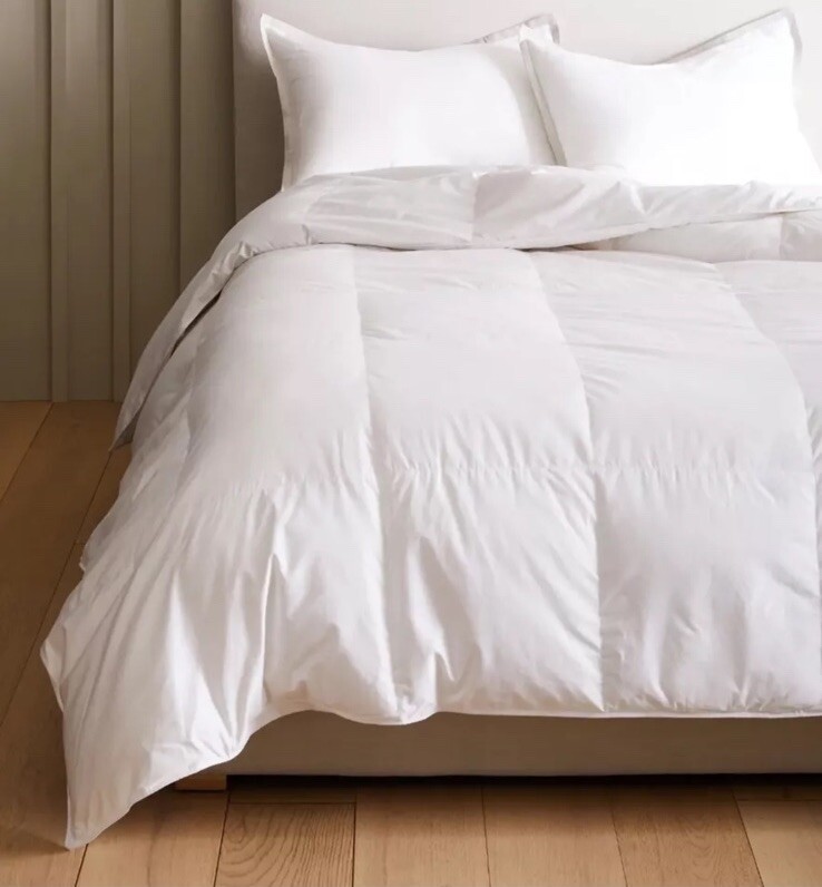 NWT Quince Down Alternative Comforter Lightweight Size King Cal King New $130 gallery
