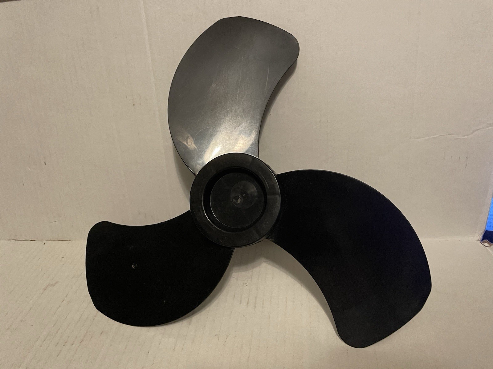 Replacement Lasko Black Oscillating Plastic Fan Blade gallery