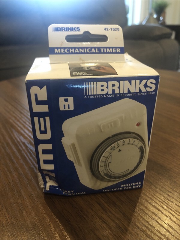 Brinks 42-1020 Mechanical Timer Grounded Plug 120V For Indoor Use Only NEW gallery
