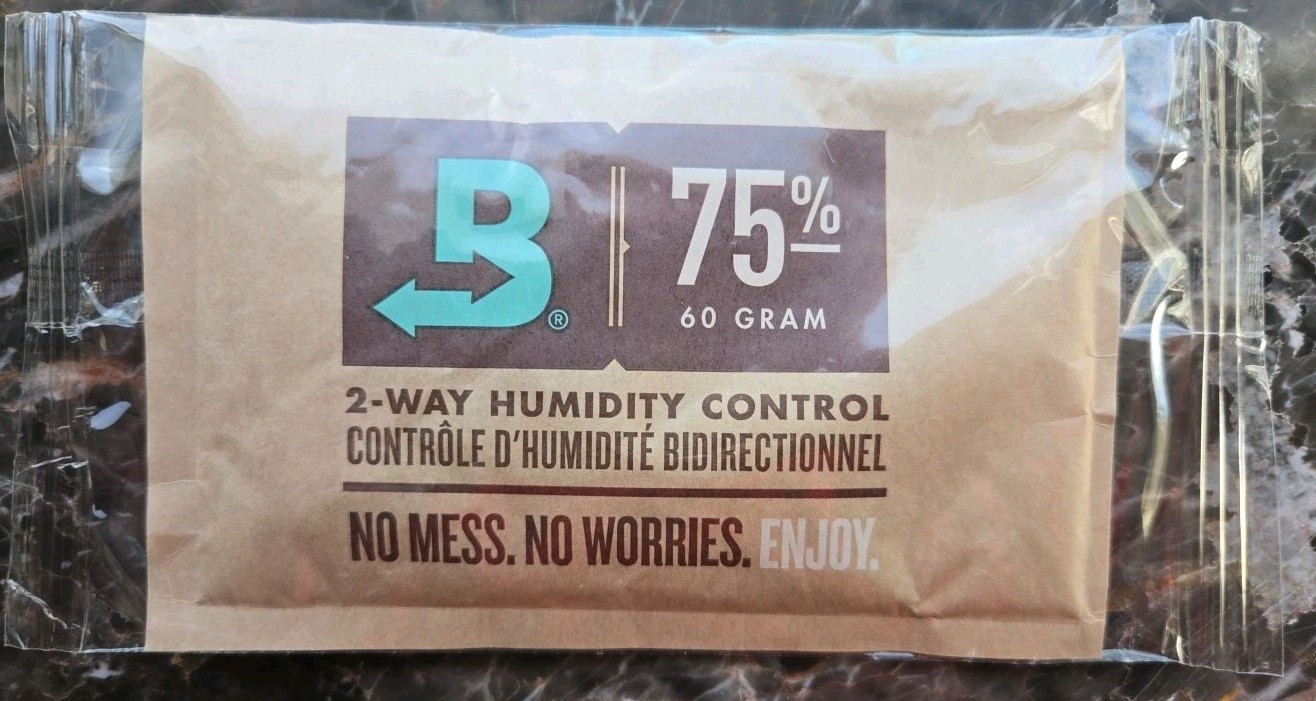 Boveda 75% RH 2-Way Humidity Control - Size 60 Grams for Every 25 Cigars gallery