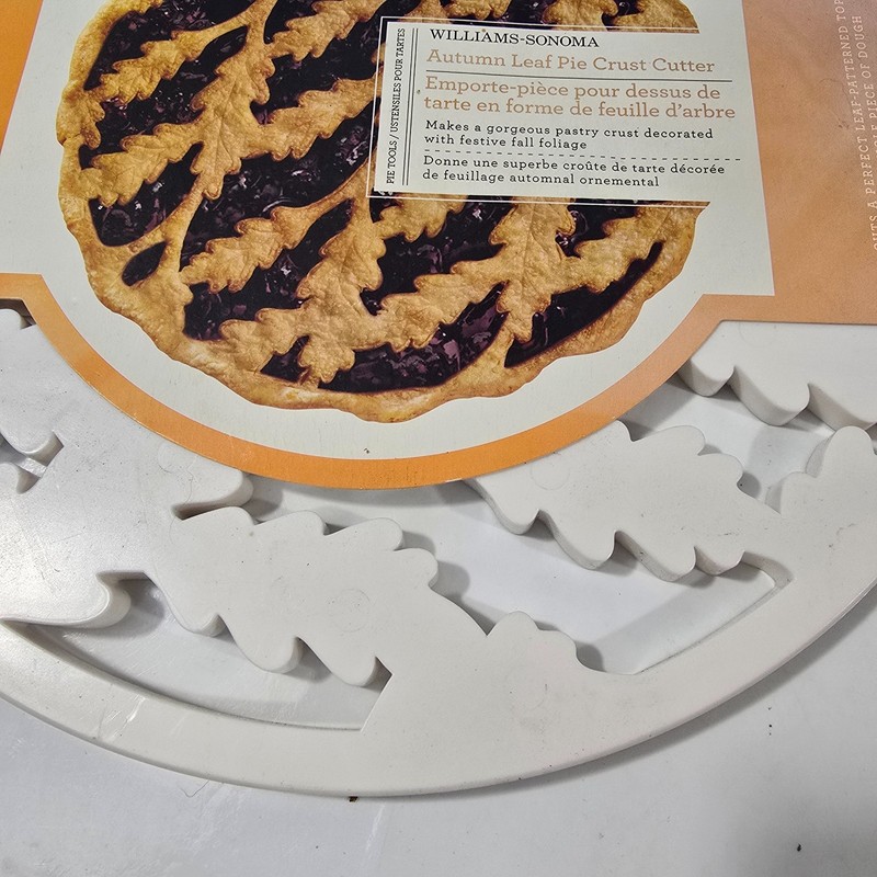 Williams Sonoma Pie Crust Cutter Bundle Lot of 4 Fall Summer Snowflake Autumn gallery