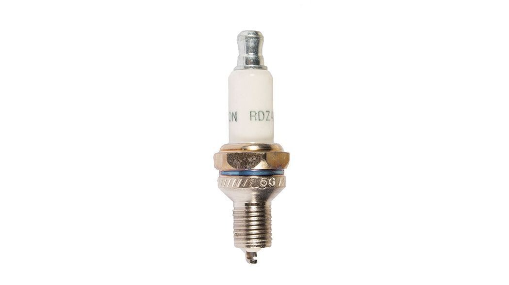 Champion Copper Plus Small Engine Spark Plug Dependable Performance - RDZ19H gallery
